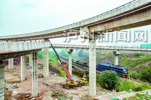 正在建設中的城西馬屋基立交。 記者 牟科 攝